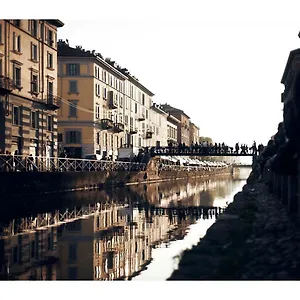 taking-a-walk-in-the-beating-heart-of-navigli.it-lombardy.com/